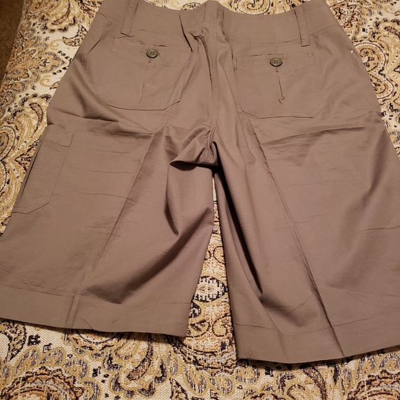 Shorts - Picture 3 of 6